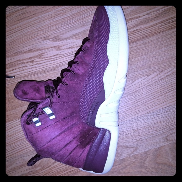 Jordan Retro 12 Bordeaux/Sail - Picture 1 of 7